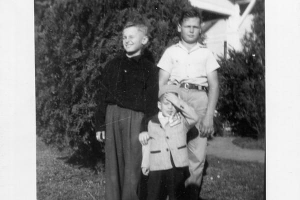 Photo of Lawrence Dausin